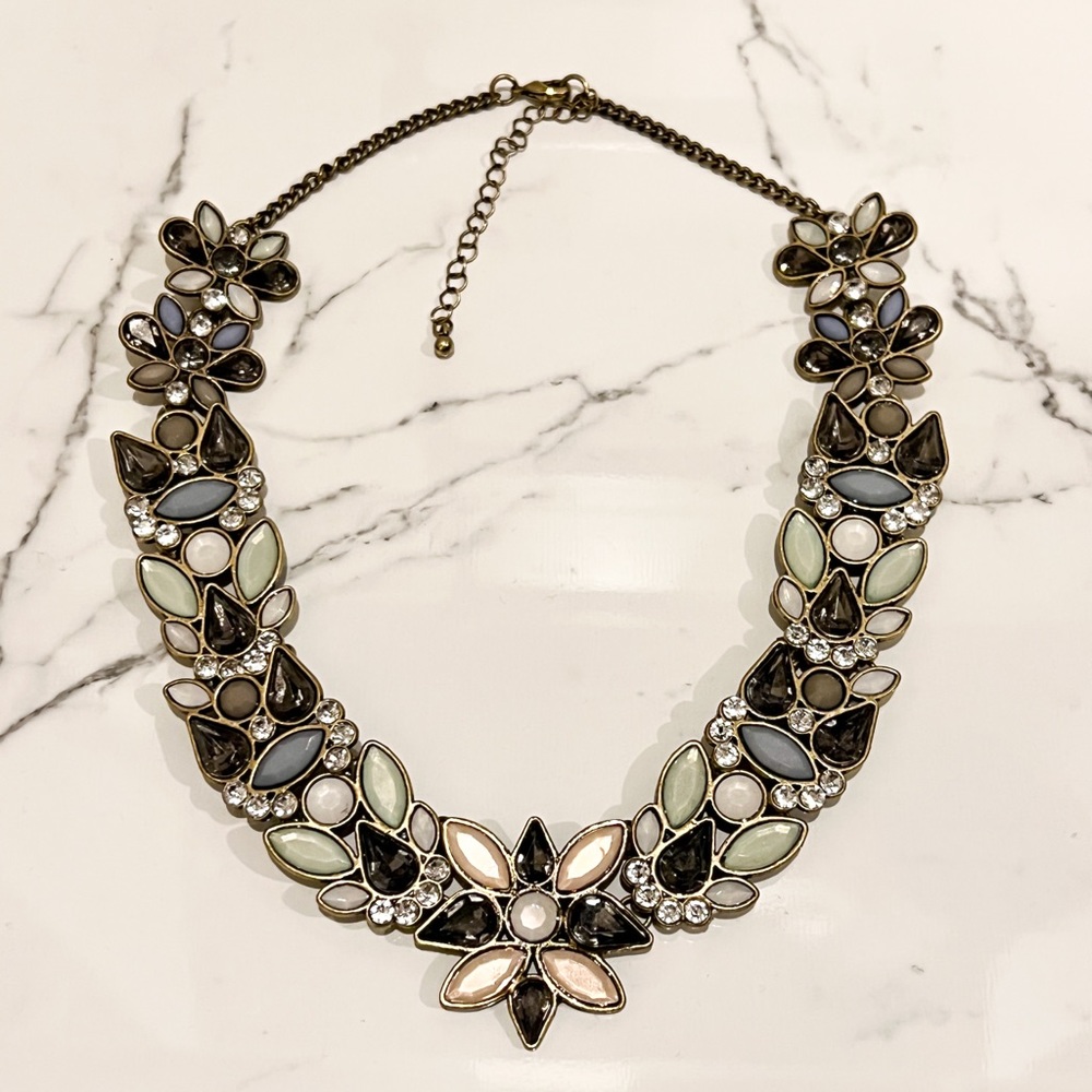 Beautiful flower gemstone necklace